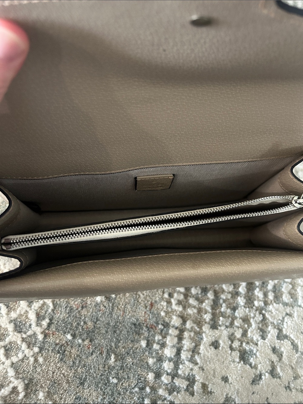G G Taupe Leather Crossbody Bag with Zip Compartment - Picture 2 of 5